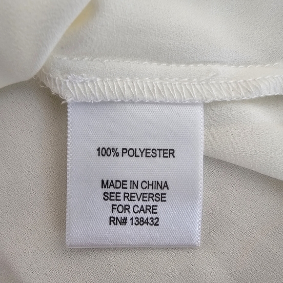 ModCloth Ruffle Sleeve Button-Up Blouse White Feminine Workwear Size Small - Picture 12 of 13